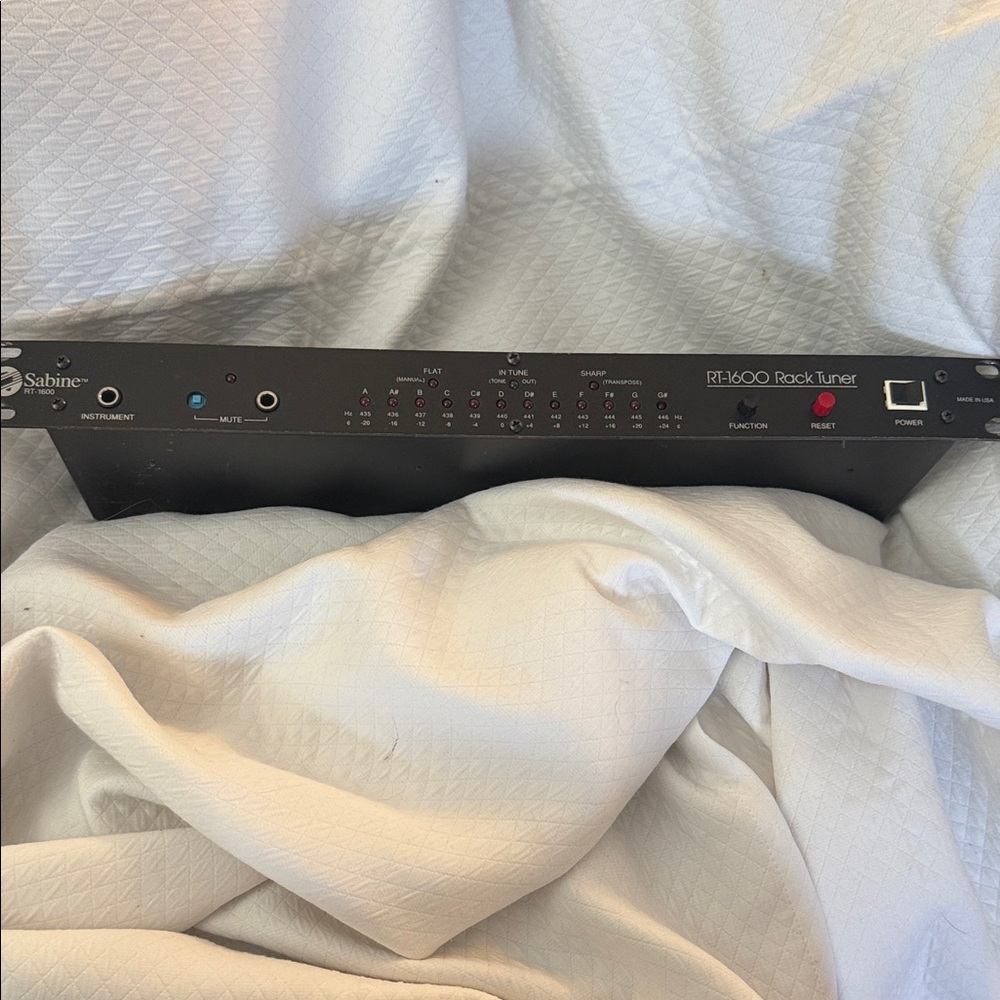 Sabine Black RT 1600 Rack Tuner